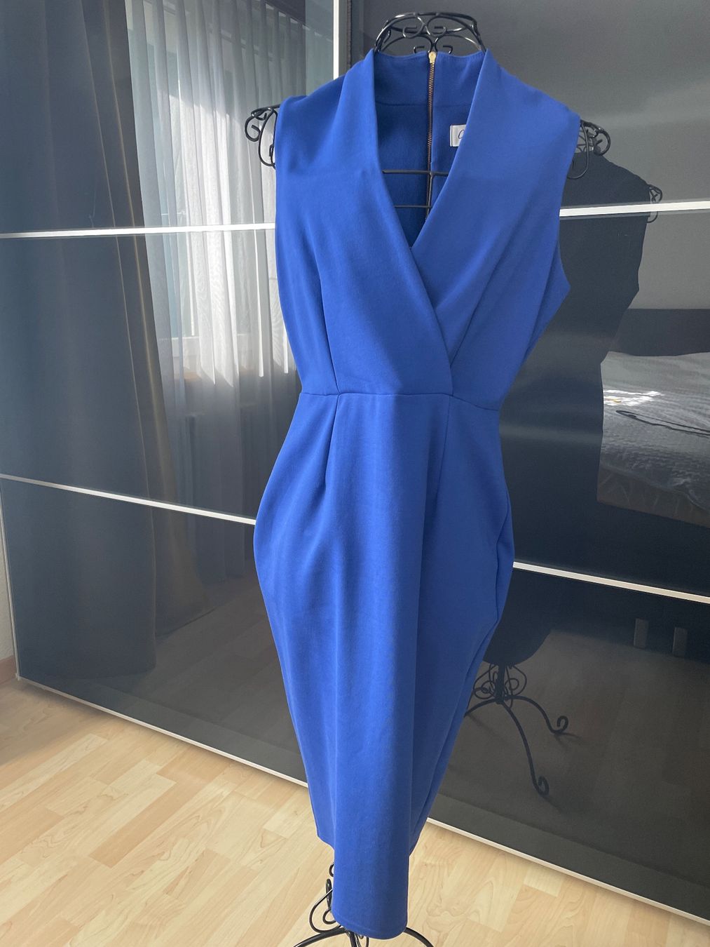 Closet London Kleider: Elegantes Kleid von Closet Gr.40/42 – Neu (gemäss Beschreibung) aus Obfelden von 3zwerge