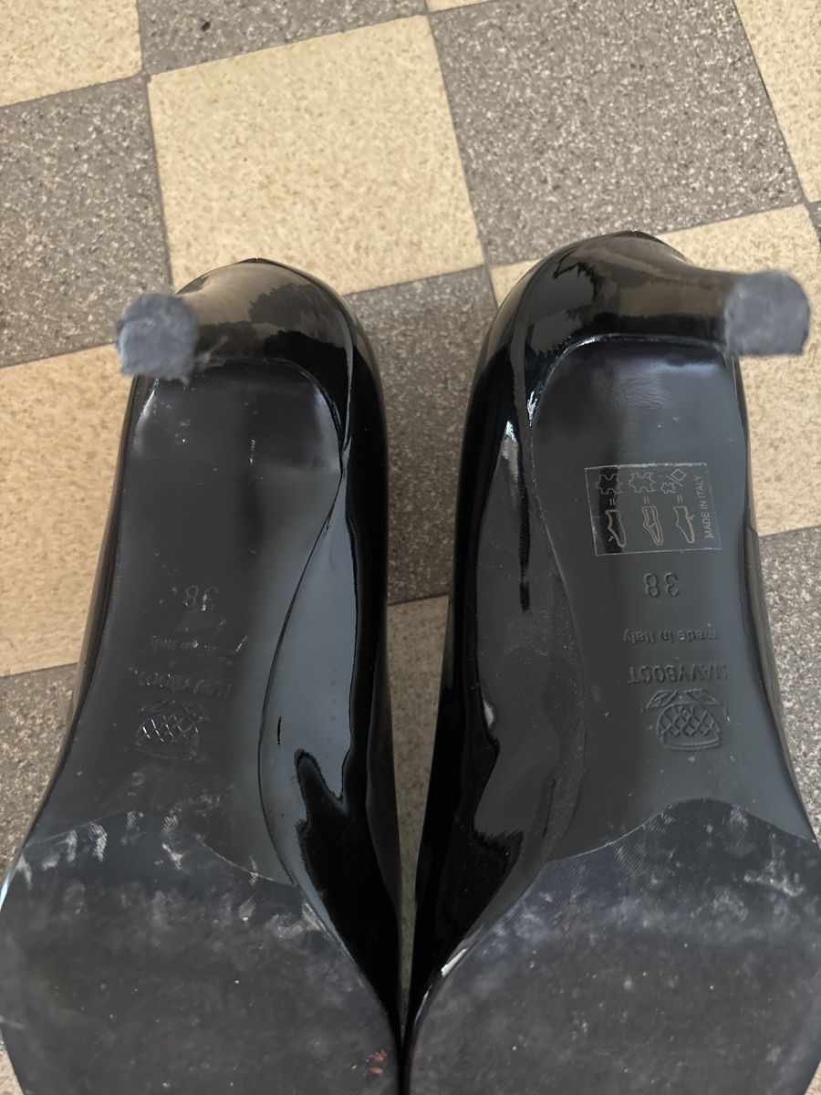 Navyboot Scarpe da donna: Navyboot Pumps Schwarz Lack – Usato da Basel venduto da FannySt 4