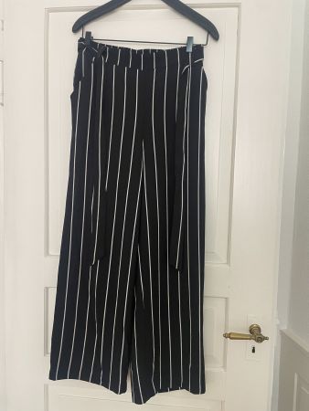 Luftige, gestreifte Hose - ungetragen - Grösse 38
