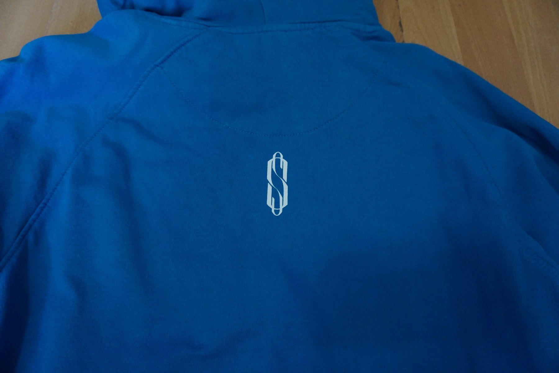 Maglioni & Felpe: Hoodie mit Logo, Grösse S – Usato da Zürich venduto da einalemjena 6