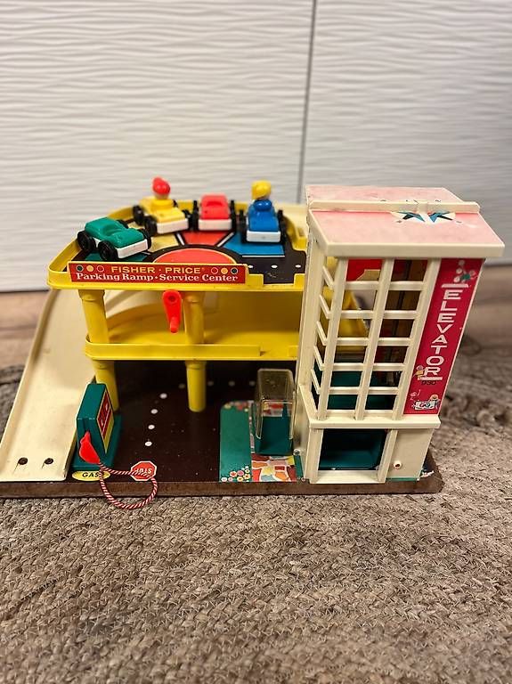 Spielzeuge: Fisher Price Garage Vintage – Gebraucht aus Frauenfeld von Sivas_kangal
