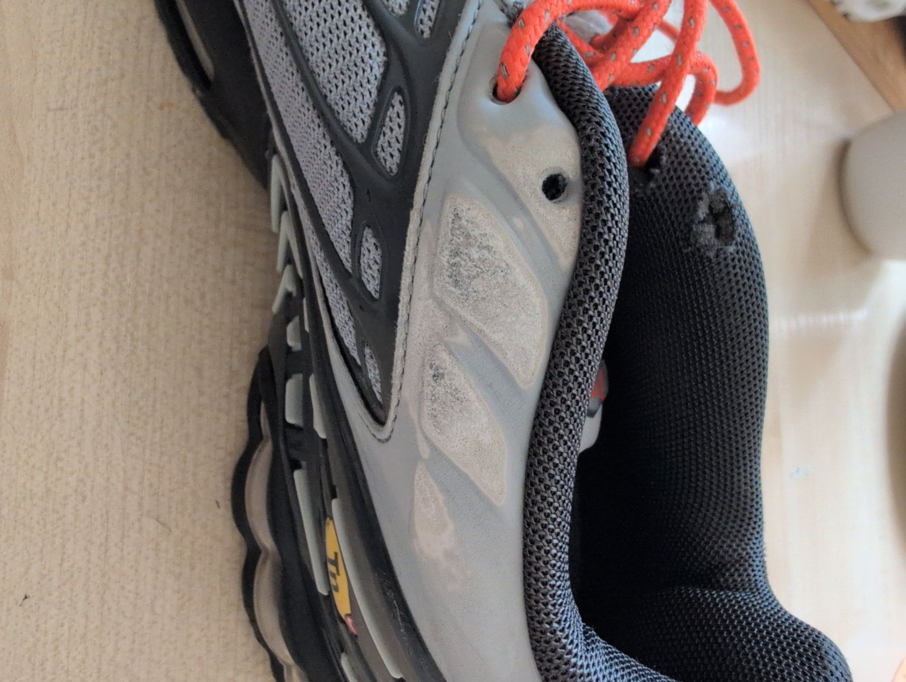 Nike Scarpe da uomo: Chaussures Nike Tn plus 3 Taille 40 – Usato da Montreux venduto da kambio 4