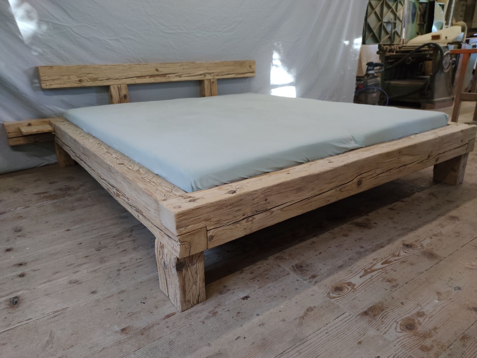 Betten: Altholzbalkenbett 180x200cm lang – Neu und originalverpackt aus Bad Feilnbach von Altholzmoebel 1