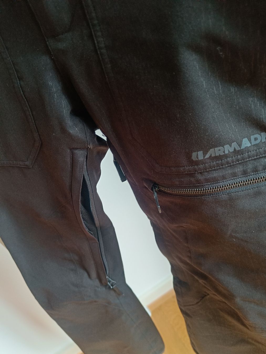 Armada Hosen: Skihose Armada – Gebraucht aus Luzern von noraelizabeth 4