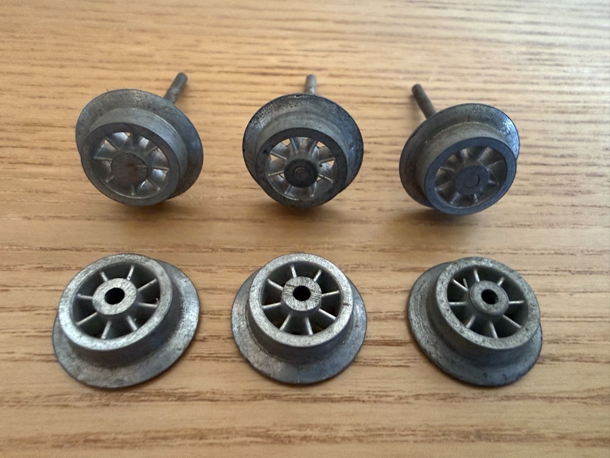Buco Modellini di ferrovie: 6 Buco Vorlaufräder blank mit Achse – Usato da Amden venduto da vipernatter 2