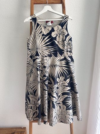 Max Mara Studio Kleid Grösse 36 Blumenmuster dunkelblau