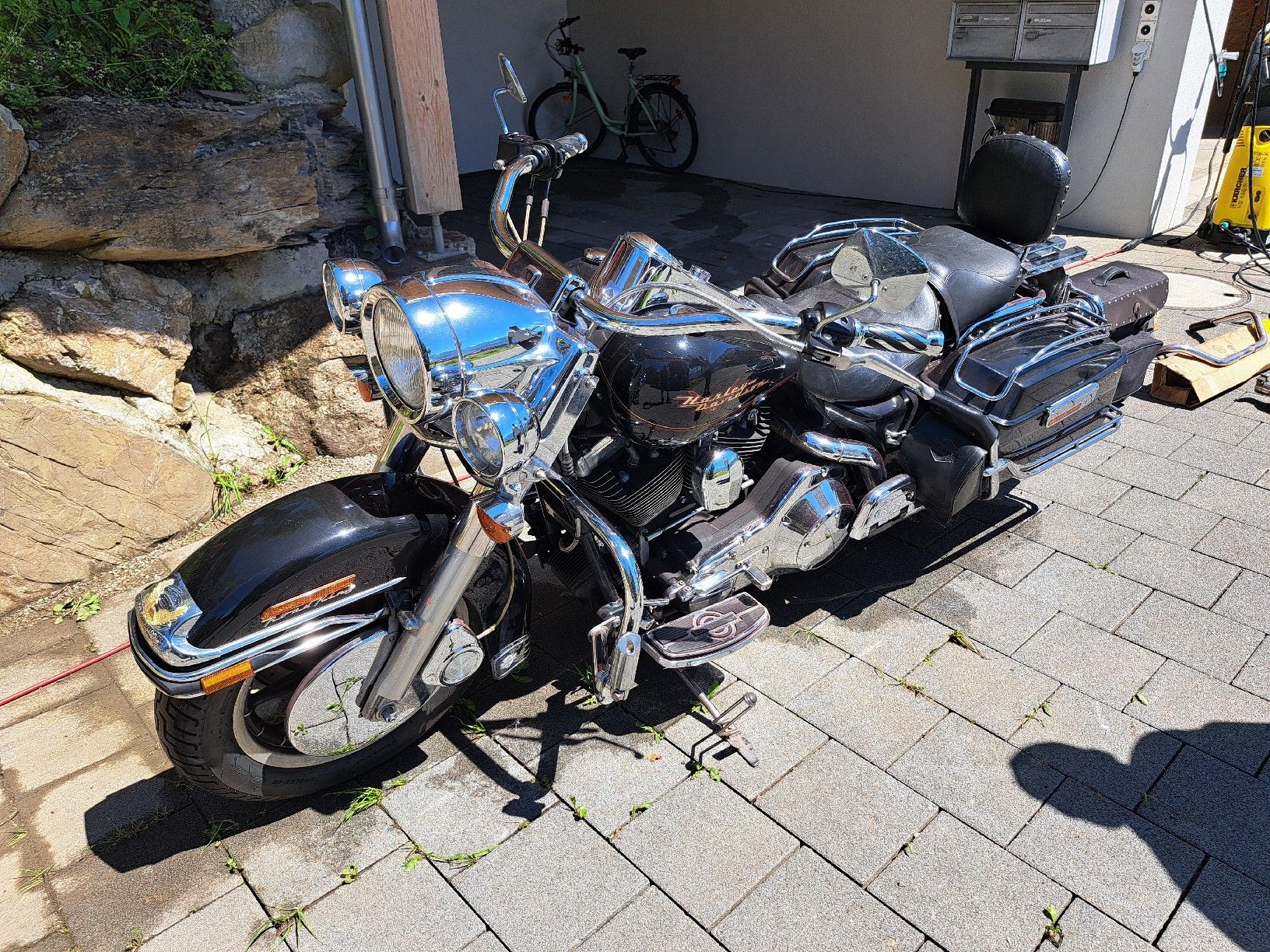 Harley-Davidson Strada: Harley-Davidson FLHR – Usato da Gersau venduto da aebifan