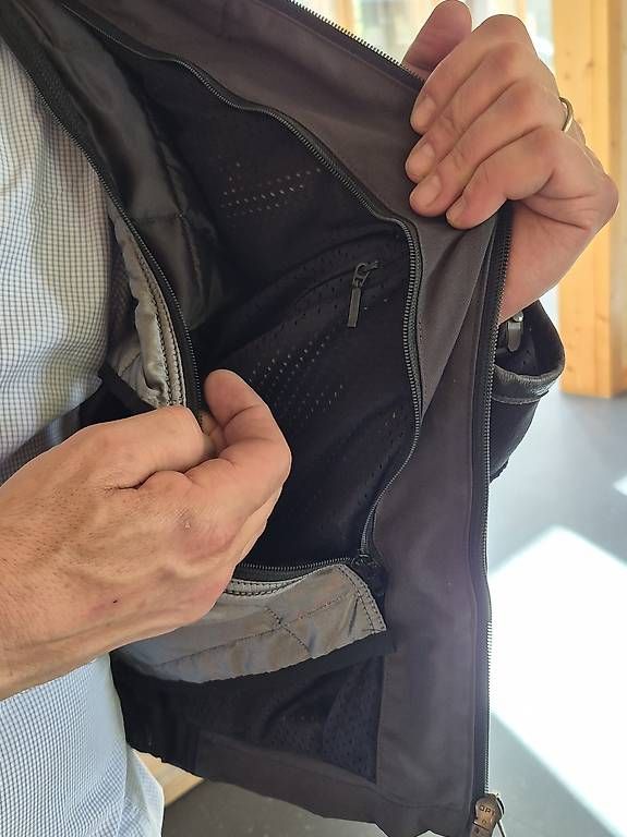 Giacche: Giacca Dainese da uomo – Usato da Frasco venduto da bru_5wt7 4