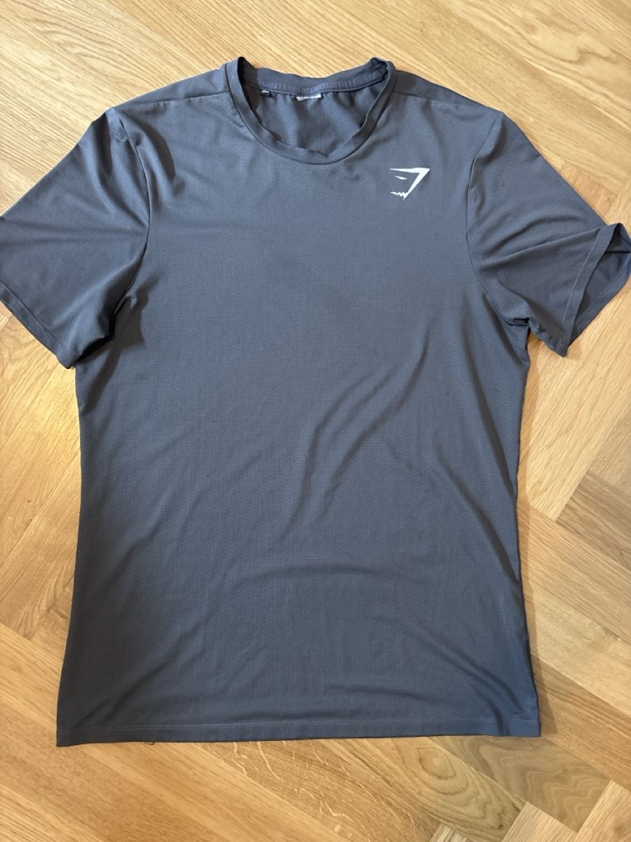 Gymshark T-shirt: Gymshark T-Shirt, Grau, Grösse M – Usato da Zürich venduto da Jayson