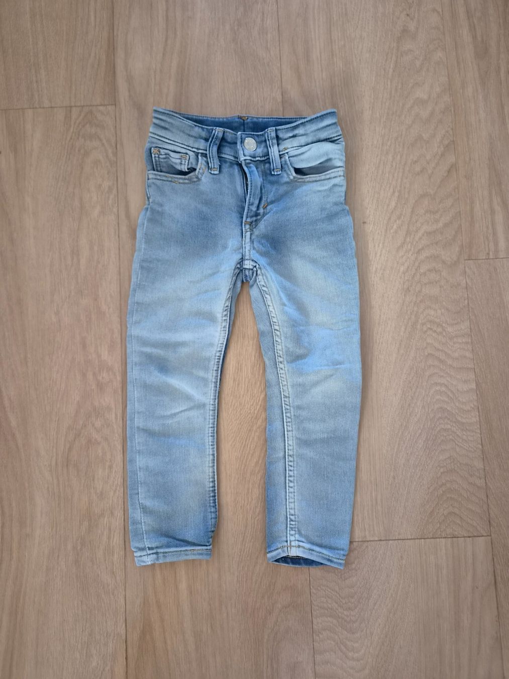 H&M Pantaloni: H&M Stretch-Jeans Grösse 98 – Usato da Luzern venduto da ann_9hlh