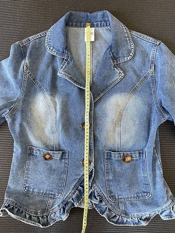 Giacche: veste en jean taille L – Usato da Vuippens venduto da ale_6gkb 2