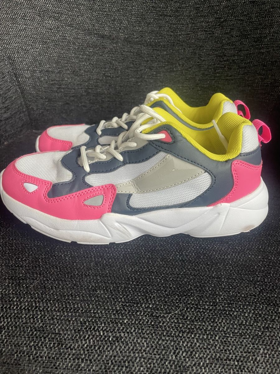 Fila Schuhe für Mädchen: Fila Sneakers – Gebraucht aus Heiligenschwendi von Mike73 1