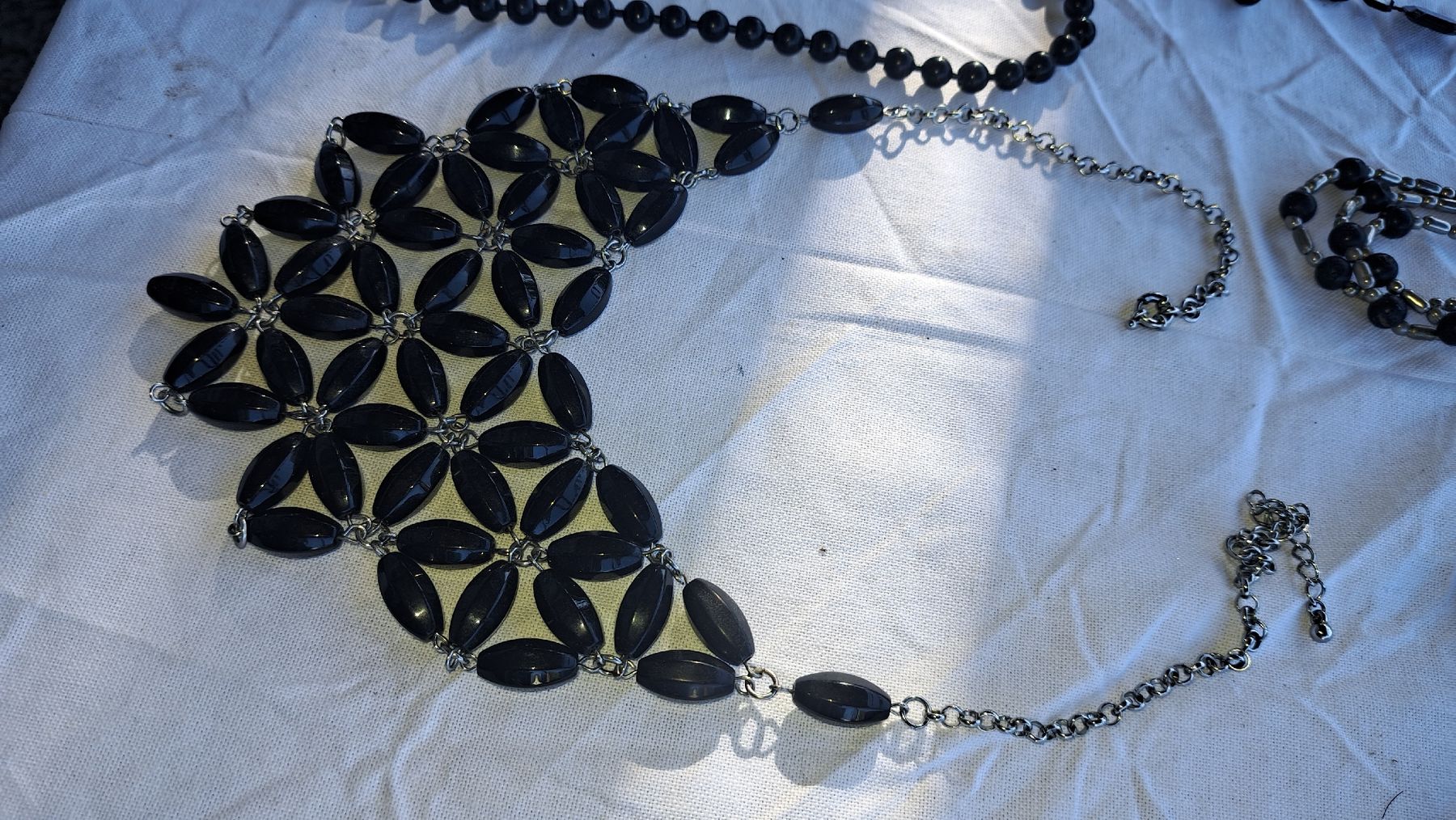 Altri gioielli: Schmuck Lot Vintage schwarz – Usato da Kölliken venduto da Upcycling-by-Mc-TAM 1