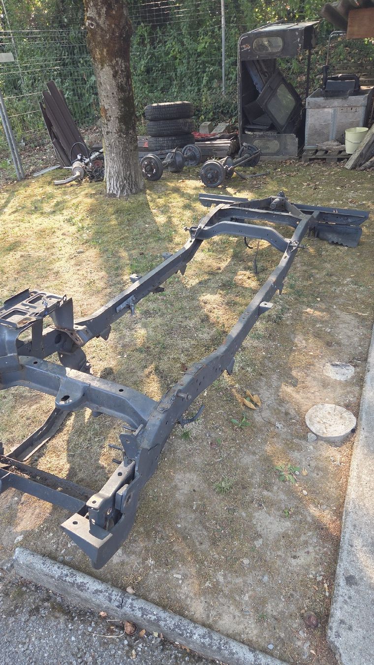 Jeep Tutti pezzi di ricambio auto: Telaio Rhamen Jeep Willis – Usato da Coldrerio venduto da RaulF22