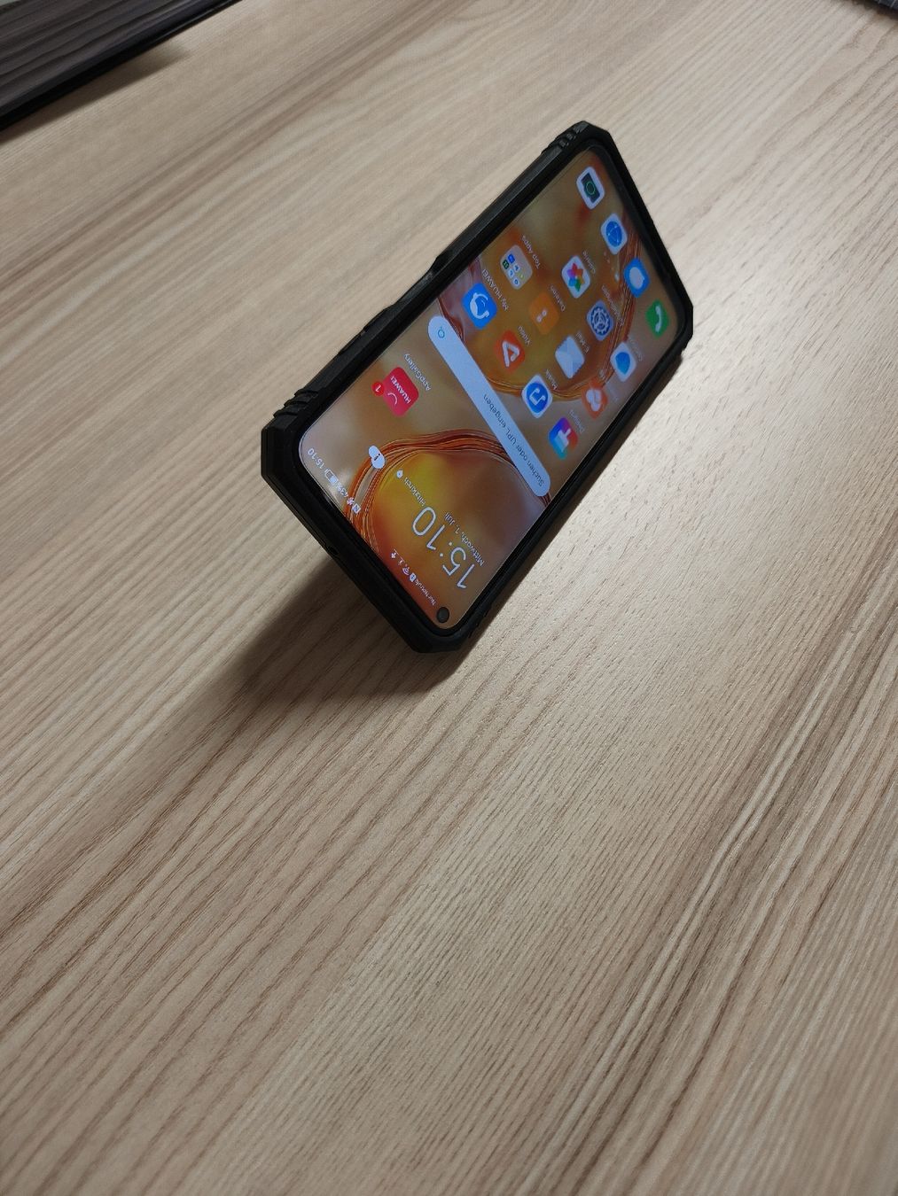 Huawei Telefoni cellulari / Smartphones: Huawei P40 lite mit Schutzhülle schwarz  – Usato da Hitzkirch venduto da Macaco10 3