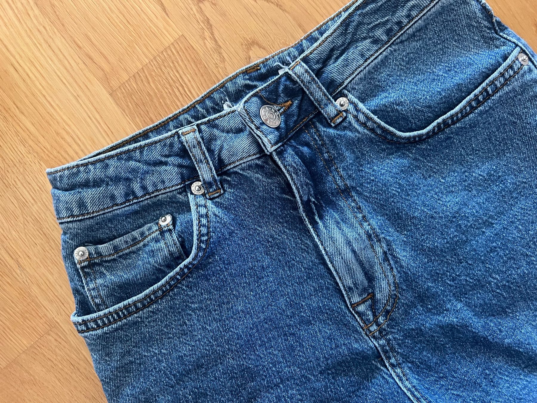 Jeans: Jeans-Shorts – Gebraucht aus Solothurn von alinamaeva 1