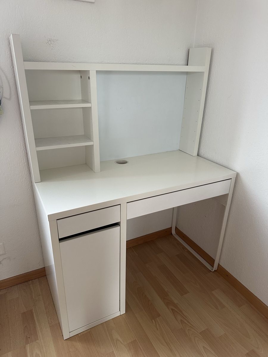 Scrivanie: Schreibtisch IKEA MICKE – Usato da Zufikon venduto da tam_gfx6 1