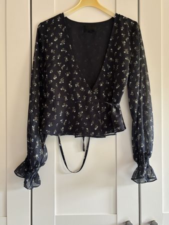 Wickelbluse, dunkelblau mit hellblauen Blümchen, S