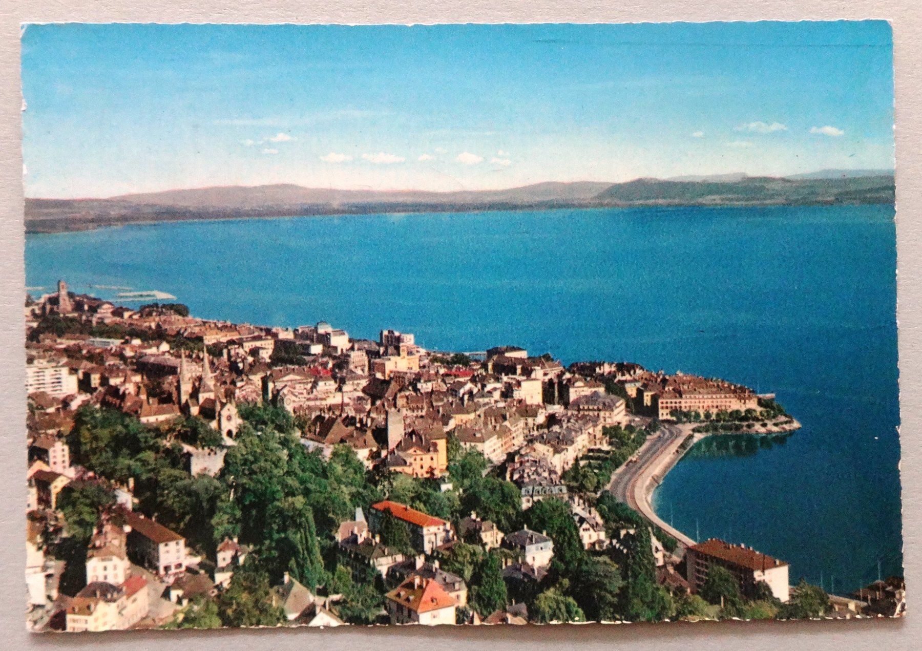 Cartes postales: Neuchâtel - Vue par avion – D'occasion à Fétigny par Billy2miny