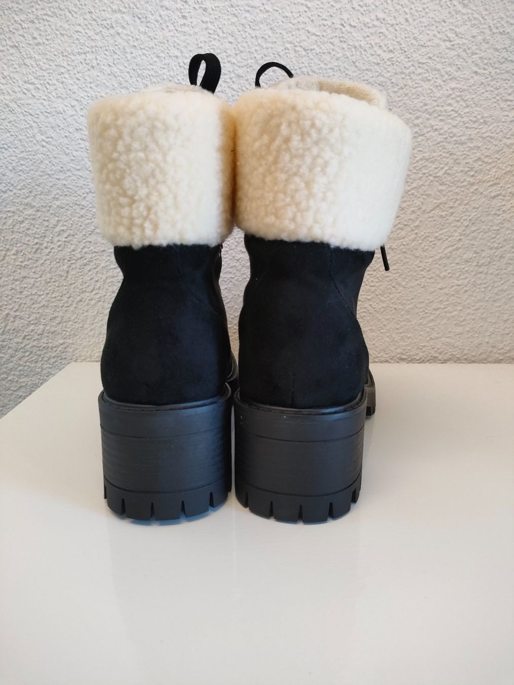 Scarpe da donna: Wunderschöne Damen-Stiefeletten schwarz – Nuovo (secondo la descrizione) da Dietikon venduto da MJ_Sporting 1