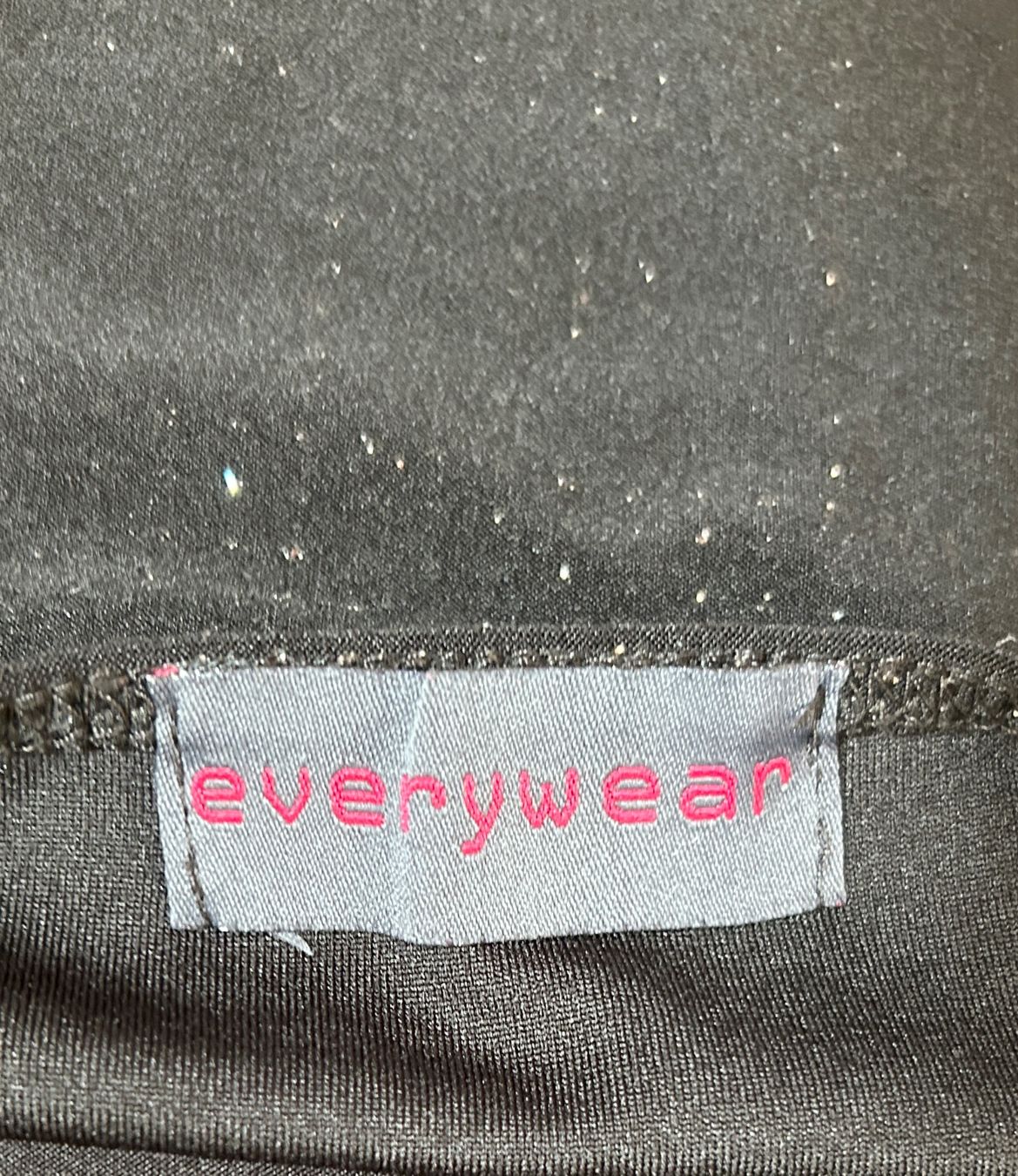 Top: Glitzer Top von Everywear – Usato da Bern venduto da Chuerbis 3