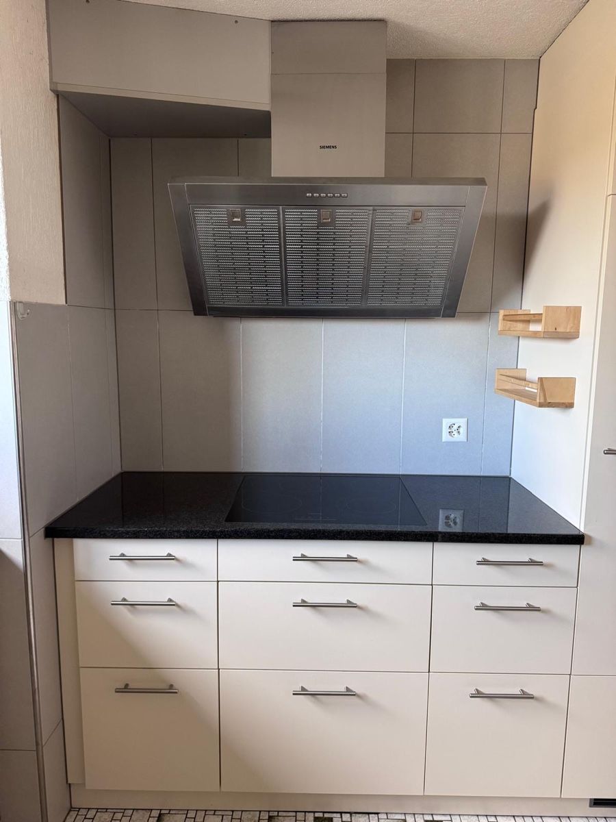 Cuisines complètes: Komplett Küche mit El Geräte – D'occasion à Cham par ABhome10 4
