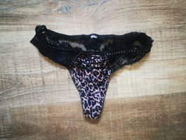 Schöner Tanga mit Spitze und Leopardenmuster, Grösse S