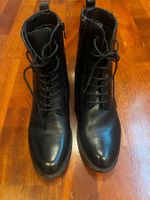 Schwarze Übergangsboots, Grösse 39, nur einmal getragen