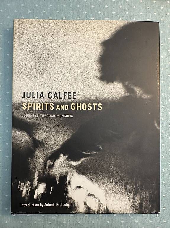 Livres: Fotobuch Julia Calfee - Spirits and Ghosts – D'occasion à Bachenbülach par photomoments