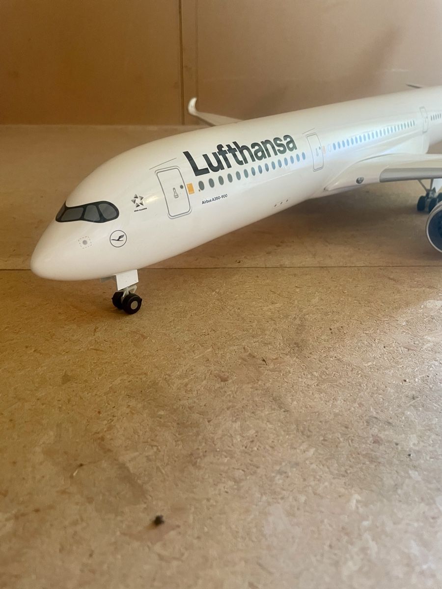 Airbus Kit di modellismo & Modellini statici: Lufthansa A350-900 1:100 – Nuovo (secondo la descrizione) da Hinwil venduto da Yamracer 1
