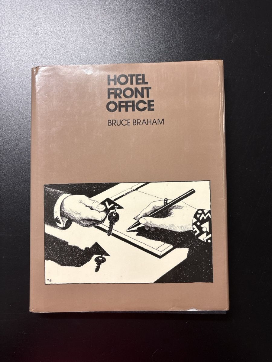 Libri: Hotel Front Office v. Bruce Braham – Usato da Verscio venduto da Foroglio
