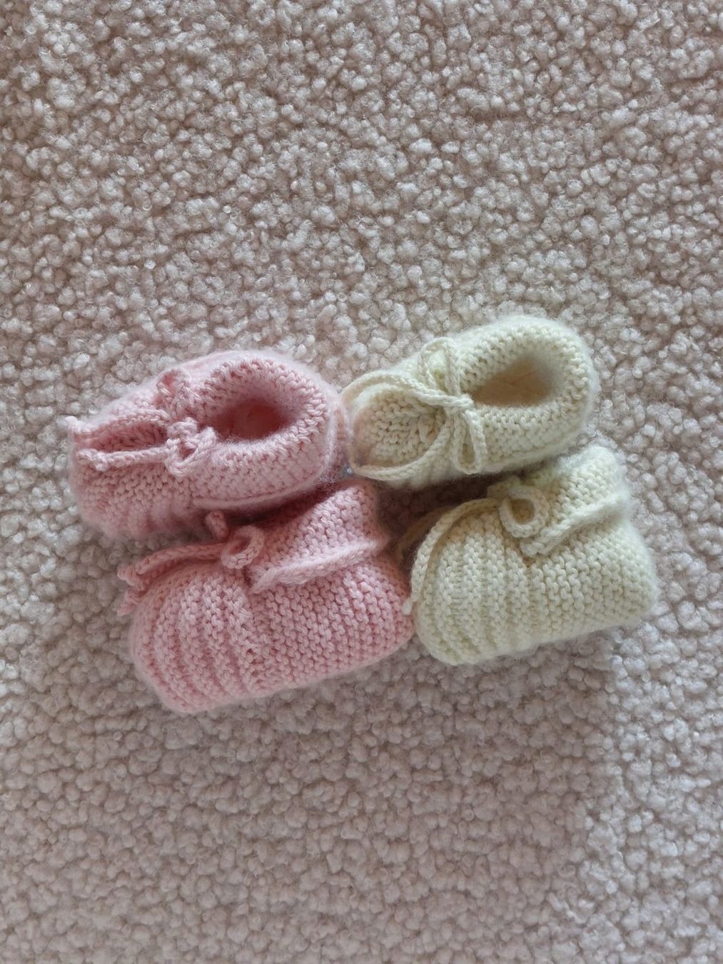 Scarpe per ragazzi: Babyfinkli Rippenmuster / Perlmuster – Nuovo e nell'imballaggio originale da Bleienbach venduto da babyhandgemachts 1