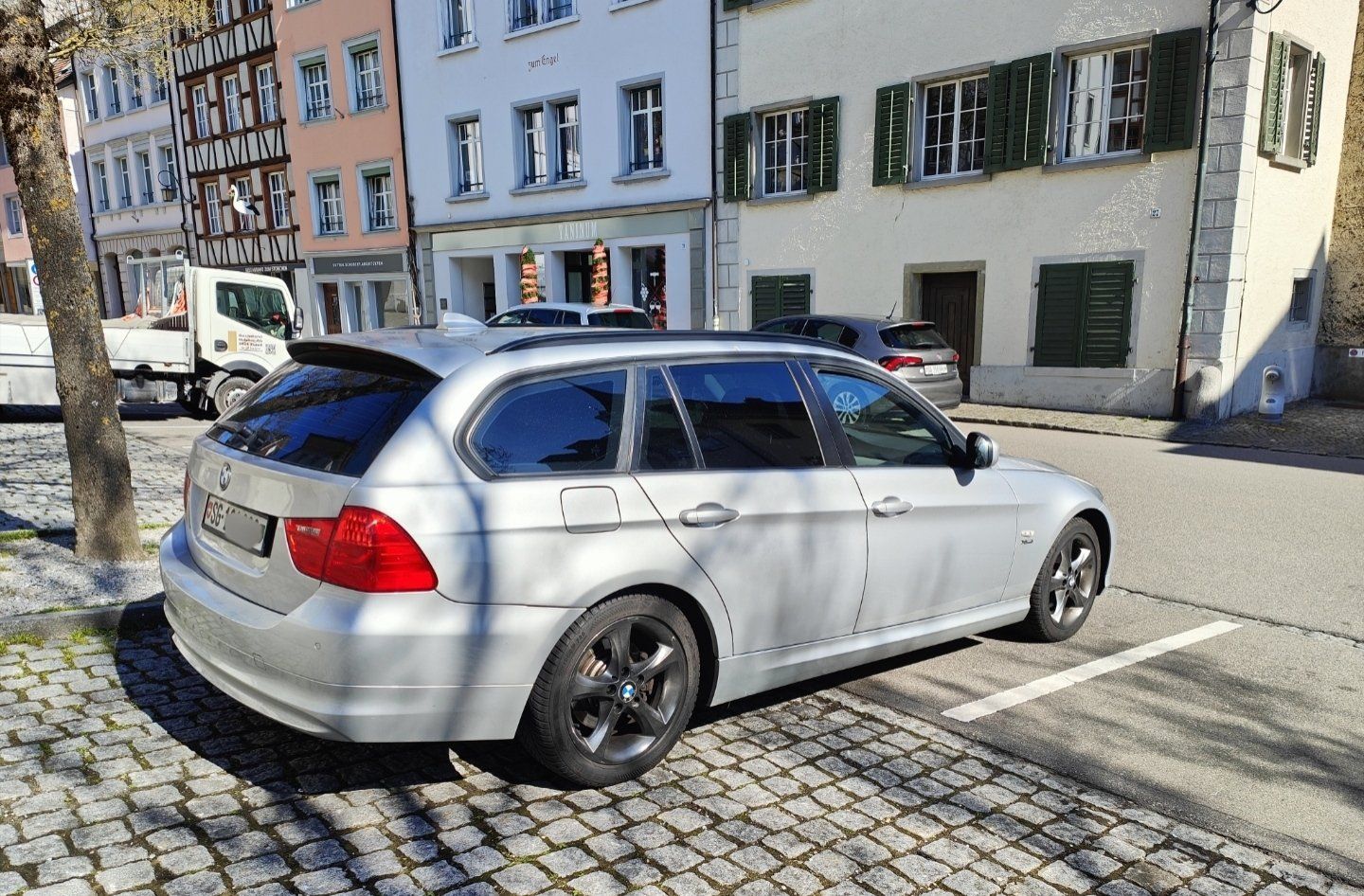 BMW Autos: BMW 320 DIESEL X DRIVE, FACELIFT, AHK – Gebraucht aus Wil SG von ciciii 1