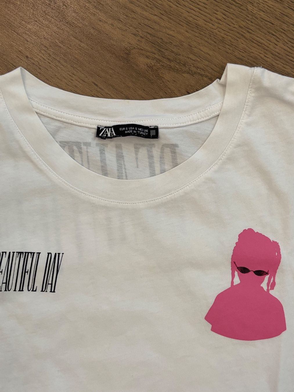Zara T-shirt: Cooles T-Shirt - Zara - Backprint - Gr. S – Usato da Brügg BE venduto da rutschimedizin 1