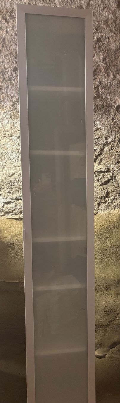 Ikea Armoires: Schmaler Badezimmer-Schrank – D'occasion à Buchberg par Seglerweg 2