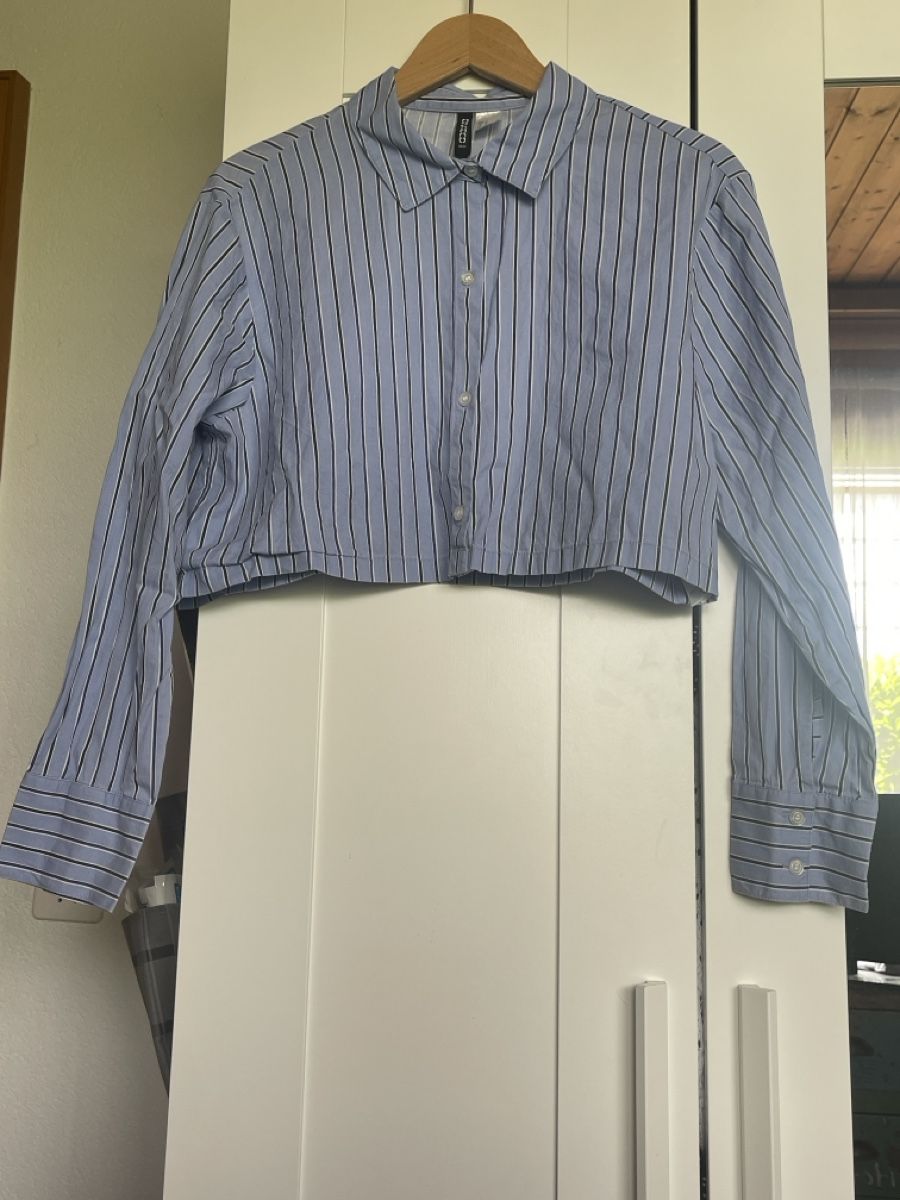 H&M Chemisiers: Bluse von H&M Gr. M – D'occasion à Balsthal par Katzenfan99