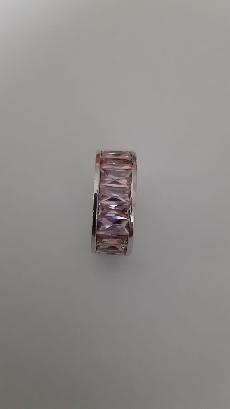 Anelli: Modischer Ring mit rosa Steinen, Grösse 58 neuwertig – Usato da St. Gallen venduto da Leika2000 1