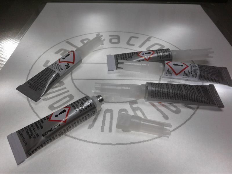 Modellini di ferrovie: Super-Glue 5x2g – Nuovo (secondo la descrizione) da Luzern venduto da Salefactory