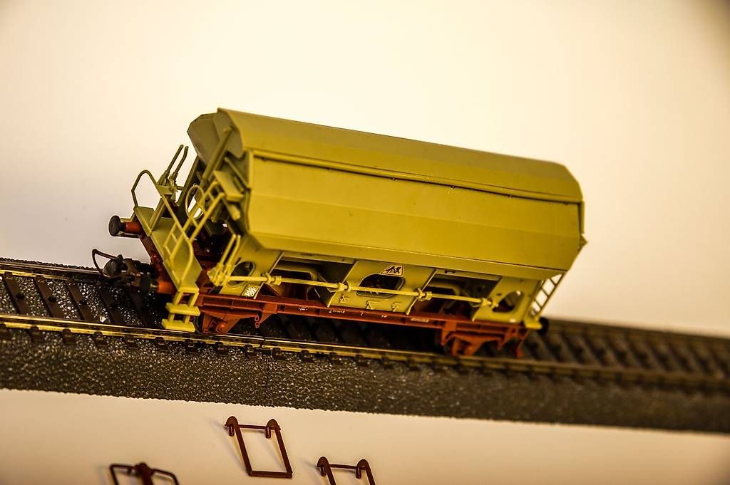 Modellini di ferrovie: Roco Schüttgutwaggon HO inkl. OVP – Usato da Spreitenbach venduto da Wuzzle3000 1