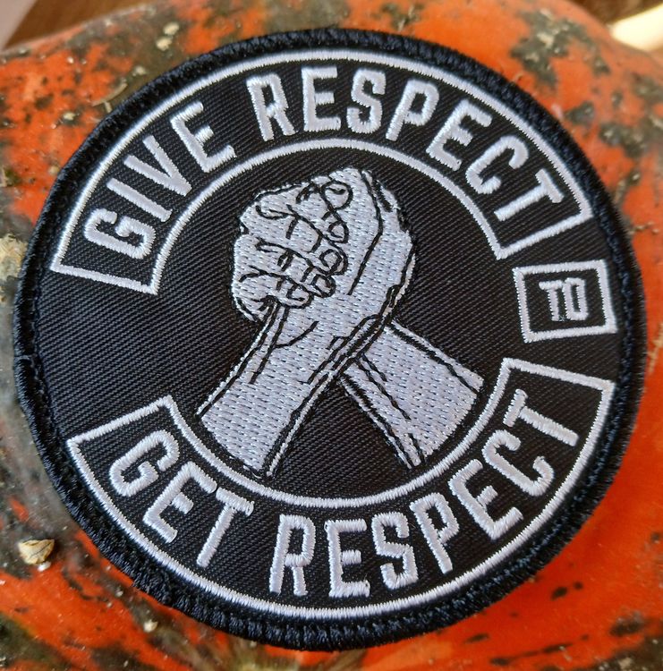 Toppe: Patch "Give Respect " Brodé J088 – Nuovo e nell'imballaggio originale da Allens venduto da MADE.IN.ROCK.N.ROLL 1