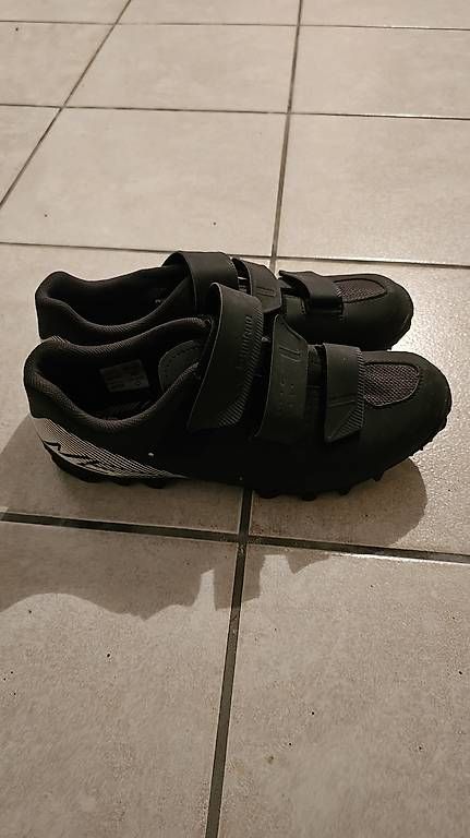 Scarpe da donna: Fahrradschuhe Damen Gr. 41/42 – Usato da Münsingen venduto da SilKeu 3