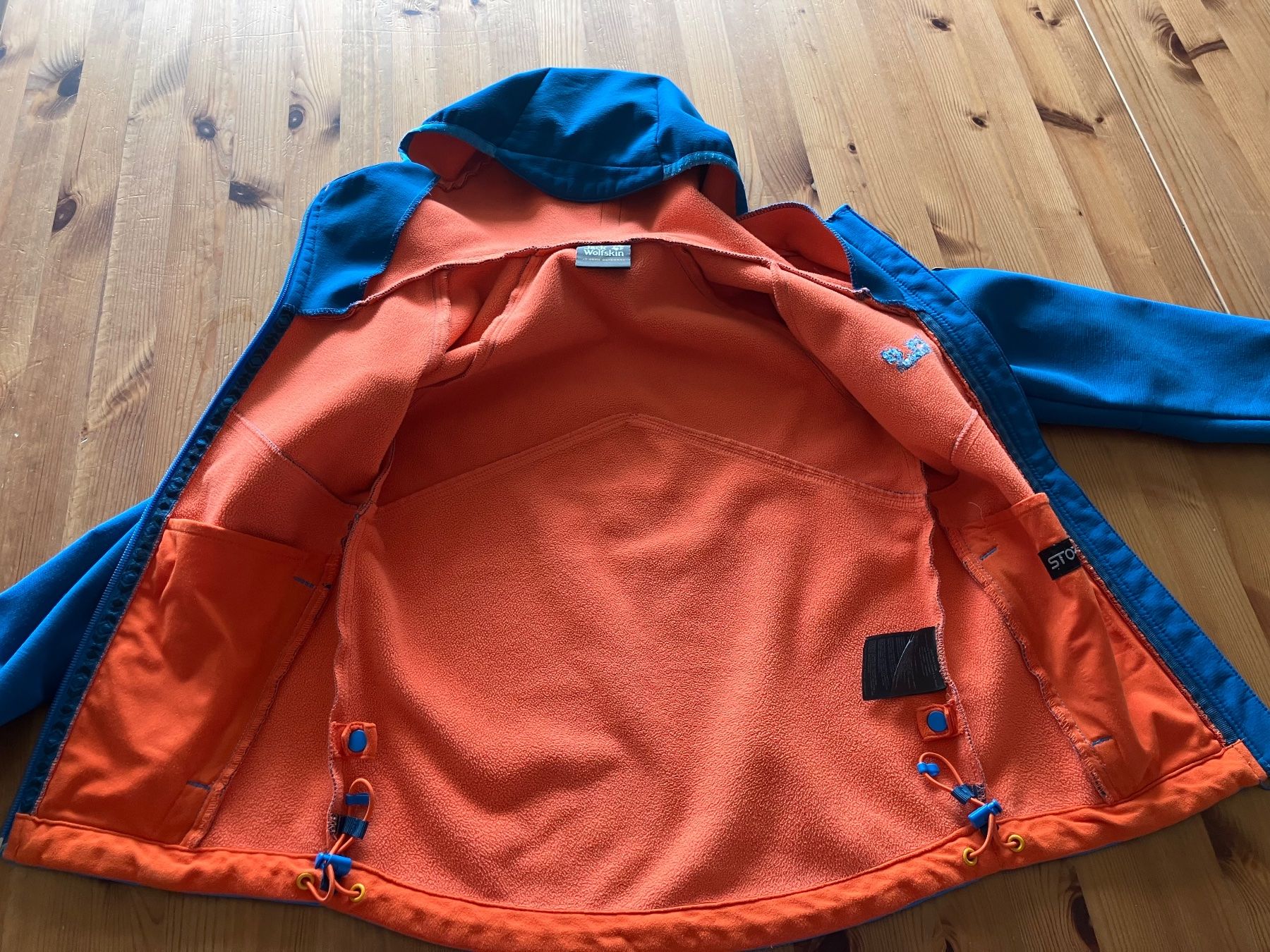 Jack Wolfskin Jacken & Mäntel: Jacke - Jack Wolfskin 128 – Gebraucht aus Adliswil von E.A.M 2