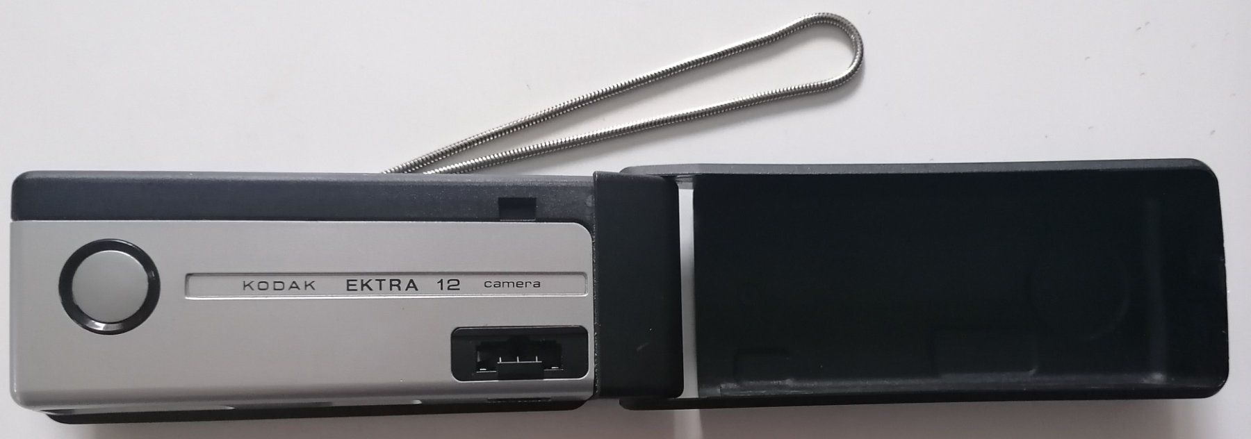 Kodak Kamera: Antike Kamera Kodak Ektra 12 - 23 mm – Gebraucht aus Oberurnen von mackrokodile