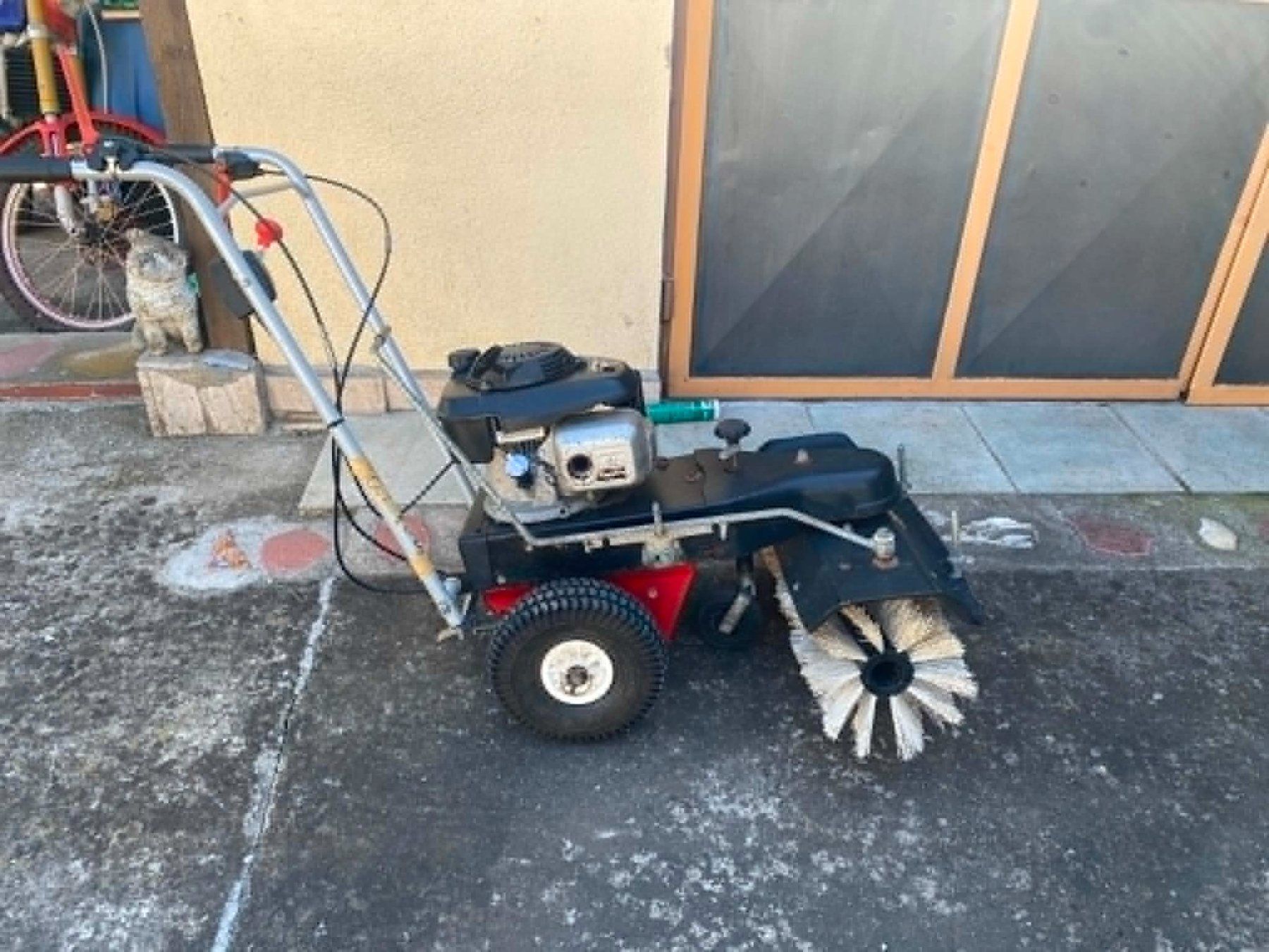 Honda Tutte le macchine: Honda Benzin Kehrmaschine – Usato da Allschwil venduto da mick-fed 8