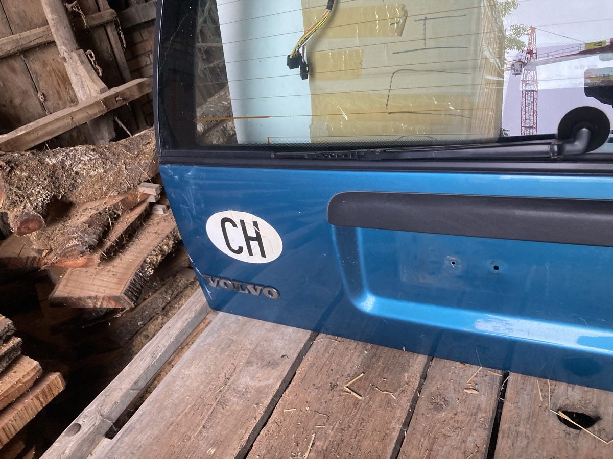 Volvo Tutti pezzi di ricambio auto: VOLVO 940 Kombi Heckklappe – Usato da Hitzkirch venduto da Christophf 2