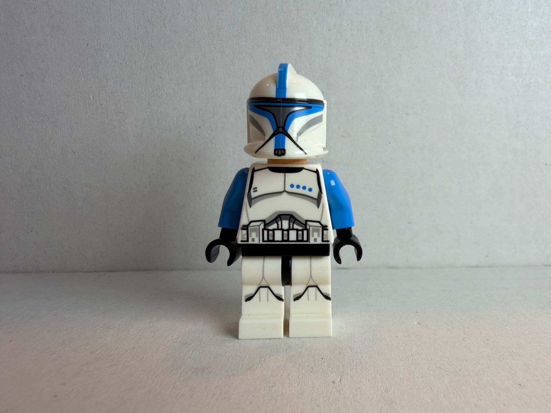 Lego Statuette: Clone Trooper Lieutenant (Phase 1) sw0629 – Usato da Neftenbach venduto da Elitebricks