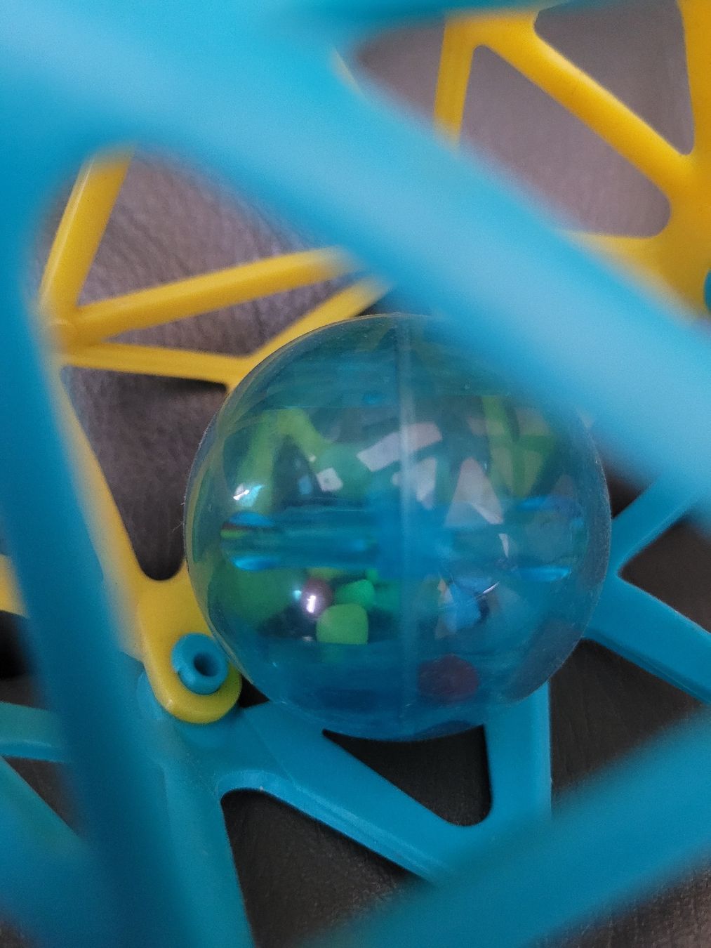Spielzeuge: Balle hochet bébé – Gebraucht aus St-Maurice von happy.family 1