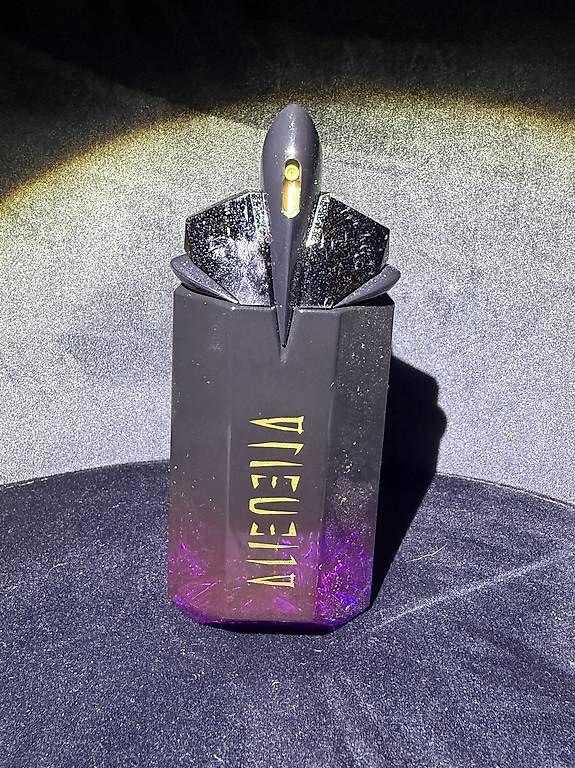 Parfum & Eau de Toilette: Parfum Alien Intense 90ml – Gebraucht aus Zürich von pinish