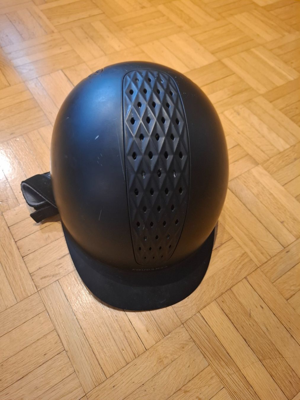 Decathlon Caschi: Reithelm graphitschwarz – Usato da Meilen venduto da mar_lv5f 1
