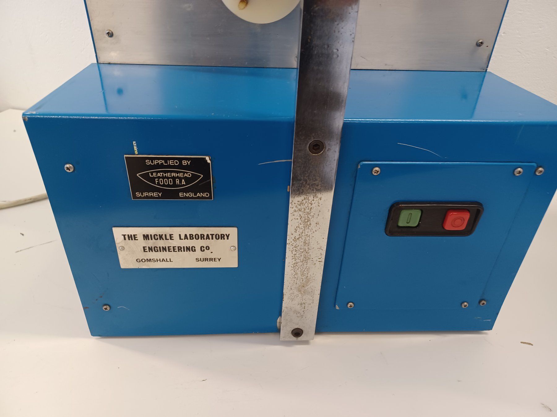 Tutte le macchine: Laborkneter von The Mickle Laboratory Engineering Co. – Usato da Niederdorf venduto da LeptonAG_Labor 5